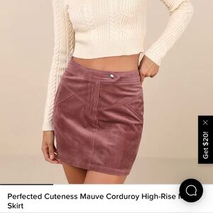 Brand new, size small. Lulus skirt.